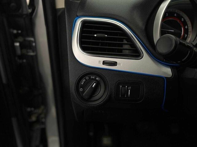 Серый Додж Джорни, объемом двигателя 2.4 л и пробегом 97 тыс. км за 11490 $, фото 15 на Automoto.ua