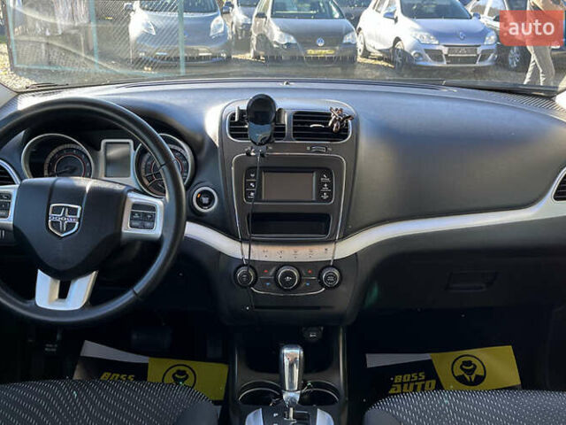 Серый Додж Джорни, объемом двигателя 2.36 л и пробегом 123 тыс. км за 13150 $, фото 8 на Automoto.ua