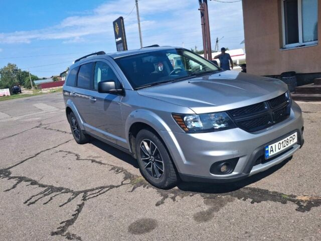 Серый Додж Джорни, объемом двигателя 2.4 л и пробегом 60 тыс. км за 12500 $, фото 2 на Automoto.ua