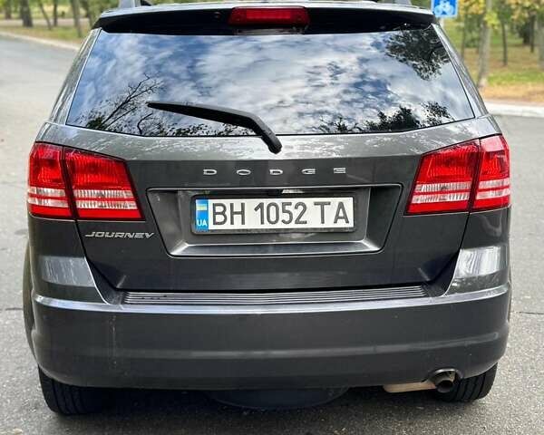 Серый Додж Джорни, объемом двигателя 2.36 л и пробегом 125 тыс. км за 12500 $, фото 2 на Automoto.ua