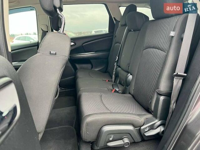 Сірий Додж Джорні, об'ємом двигуна 2.4 л та пробігом 58 тис. км за 13390 $, фото 33 на Automoto.ua