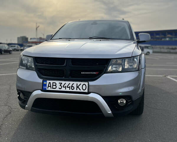 Серый Додж Джорни, объемом двигателя 3.6 л и пробегом 180 тыс. км за 14300 $, фото 3 на Automoto.ua