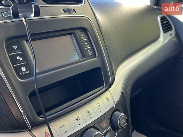 Серый Додж Джорни, объемом двигателя 2.36 л и пробегом 123 тыс. км за 13150 $, фото 11 на Automoto.ua