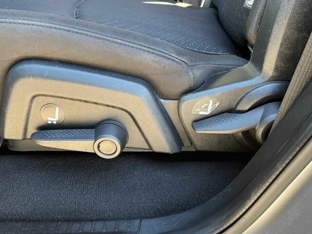 Серый Додж Джорни, объемом двигателя 2.4 л и пробегом 123 тыс. км за 13150 $, фото 16 на Automoto.ua