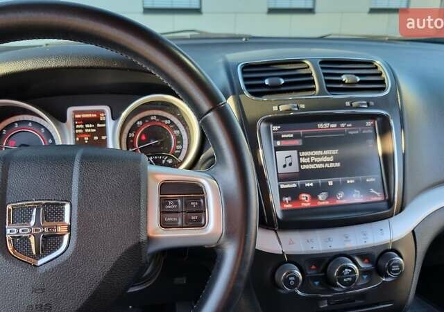 Серый Додж Джорни, объемом двигателя 2.4 л и пробегом 176 тыс. км за 11800 $, фото 7 на Automoto.ua