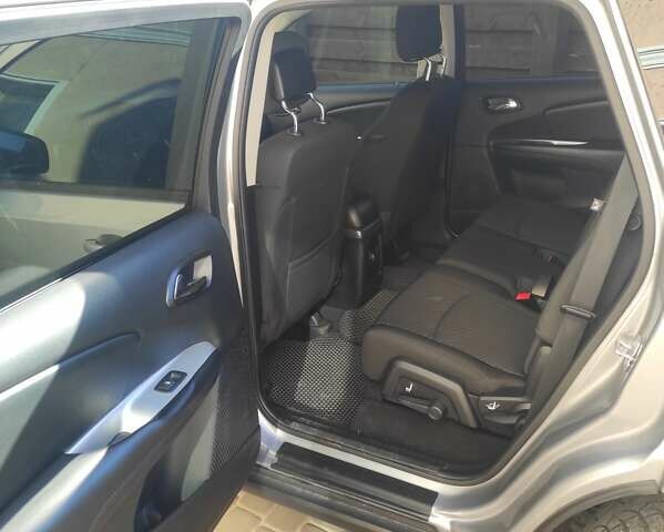 Сірий Додж Джорні, об'ємом двигуна 2.36 л та пробігом 54 тис. км за 14500 $, фото 4 на Automoto.ua