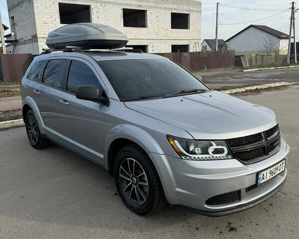 Сірий Додж Джорні, об'ємом двигуна 2.36 л та пробігом 137 тис. км за 14000 $, фото 1 на Automoto.ua