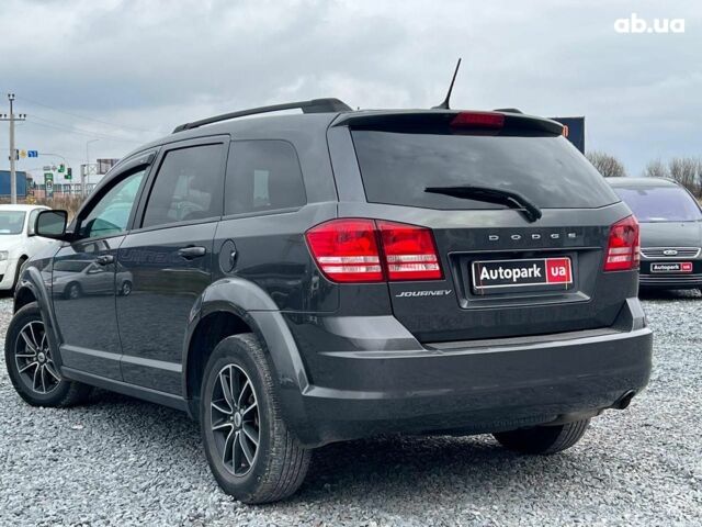 Серый Додж Джорни, объемом двигателя 2.4 л и пробегом 58 тыс. км за 13490 $, фото 6 на Automoto.ua