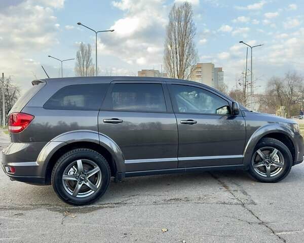 Сірий Додж Джорні, об'ємом двигуна 3.6 л та пробігом 61 тис. км за 16300 $, фото 4 на Automoto.ua