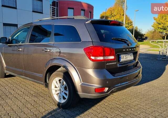 Серый Додж Джорни, объемом двигателя 2.4 л и пробегом 176 тыс. км за 11800 $, фото 3 на Automoto.ua