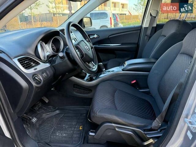 Серый Додж Джорни, объемом двигателя 2.36 л и пробегом 108 тыс. км за 12799 $, фото 13 на Automoto.ua