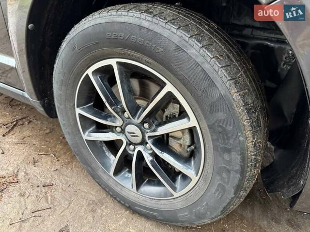 Серый Додж Джорни, объемом двигателя 2.4 л и пробегом 175 тыс. км за 10700 $, фото 25 на Automoto.ua