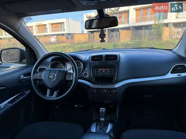 Серый Додж Джорни, объемом двигателя 2.36 л и пробегом 108 тыс. км за 12799 $, фото 16 на Automoto.ua