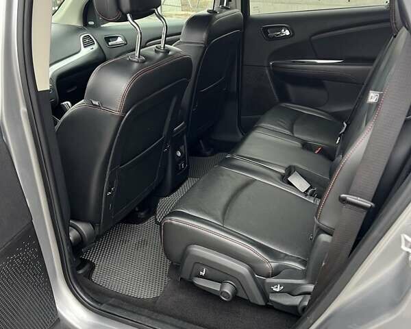 Серый Додж Джорни, объемом двигателя 3.6 л и пробегом 178 тыс. км за 12500 $, фото 6 на Automoto.ua