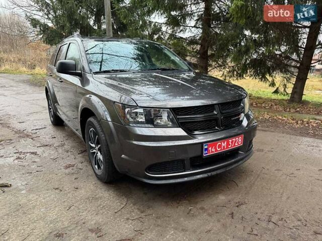 Серый Додж Джорни, объемом двигателя 2.4 л и пробегом 175 тыс. км за 10700 $, фото 2 на Automoto.ua