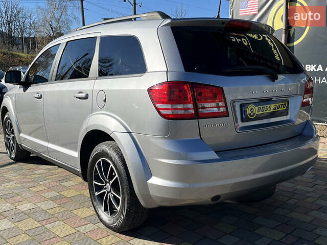 Серый Додж Джорни, объемом двигателя 2.36 л и пробегом 123 тыс. км за 13150 $, фото 4 на Automoto.ua
