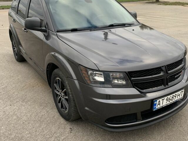 Серый Додж Джорни, объемом двигателя 2.4 л и пробегом 105 тыс. км за 13500 $, фото 2 на Automoto.ua