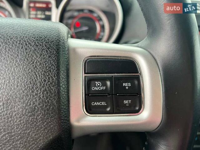 Сірий Додж Джорні, об'ємом двигуна 2.4 л та пробігом 58 тис. км за 13390 $, фото 22 на Automoto.ua