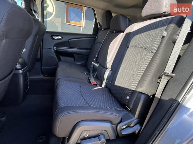 Серый Додж Джорни, объемом двигателя 2.36 л и пробегом 123 тыс. км за 13150 $, фото 25 на Automoto.ua