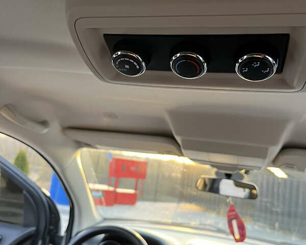 Серый Додж Джорни, объемом двигателя 3.6 л и пробегом 180 тыс. км за 14300 $, фото 23 на Automoto.ua