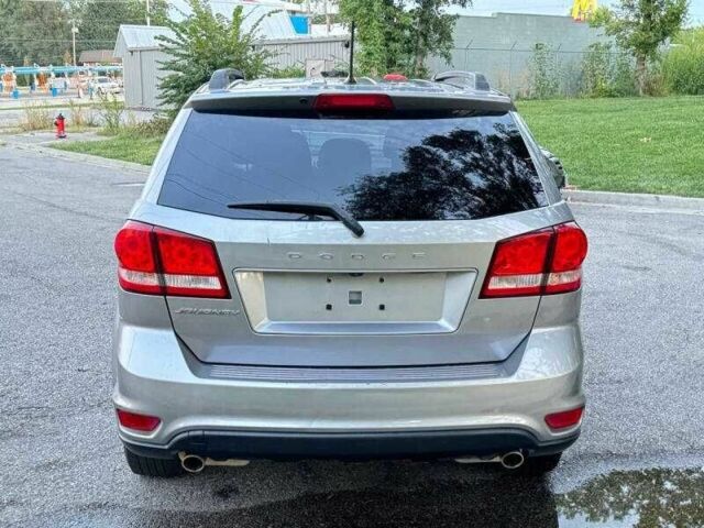 Серый Додж Джорни, объемом двигателя 3.6 л и пробегом 75 тыс. км за 2400 $, фото 3 на Automoto.ua