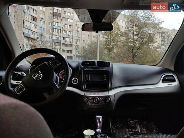 Сірий Додж Джорні, об'ємом двигуна 2.36 л та пробігом 115 тис. км за 11900 $, фото 6 на Automoto.ua