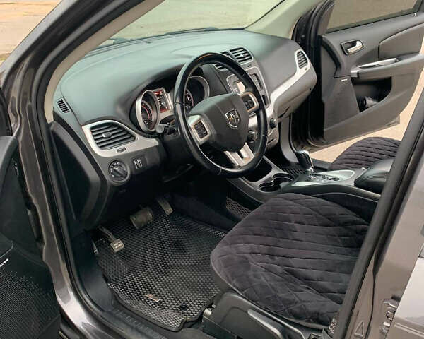 Серый Додж Джорни, объемом двигателя 2.36 л и пробегом 105 тыс. км за 13500 $, фото 9 на Automoto.ua