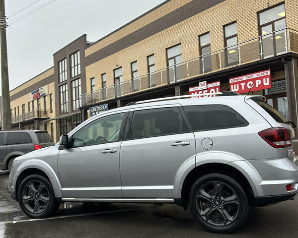 Серый Додж Джорни, объемом двигателя 3.6 л и пробегом 109 тыс. км за 14500 $, фото 1 на Automoto.ua