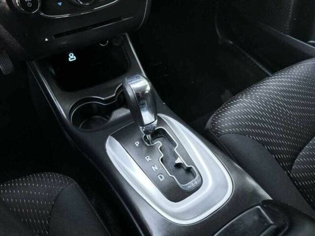 Серый Додж Джорни, объемом двигателя 3.6 л и пробегом 75 тыс. км за 2400 $, фото 13 на Automoto.ua