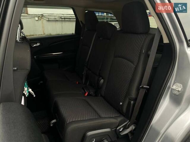 Серый Додж Джорни, объемом двигателя 2.36 л и пробегом 97 тыс. км за 11490 $, фото 26 на Automoto.ua