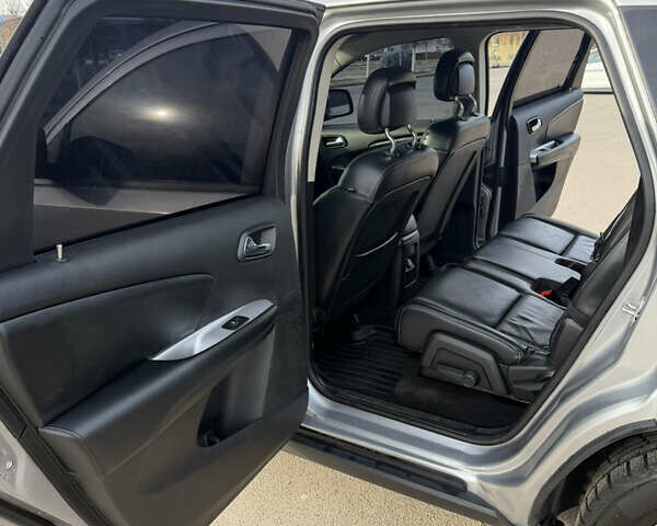 Сірий Додж Джорні, об'ємом двигуна 2.36 л та пробігом 137 тис. км за 14000 $, фото 7 на Automoto.ua
