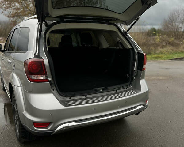 Серый Додж Джорни, объемом двигателя 2.36 л и пробегом 145 тыс. км за 13799 $, фото 10 на Automoto.ua