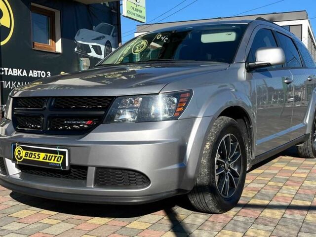 Серый Додж Джорни, объемом двигателя 2.4 л и пробегом 123 тыс. км за 13150 $, фото 2 на Automoto.ua