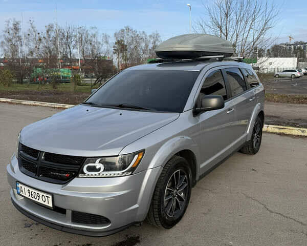 Сірий Додж Джорні, об'ємом двигуна 2.36 л та пробігом 137 тис. км за 14000 $, фото 2 на Automoto.ua