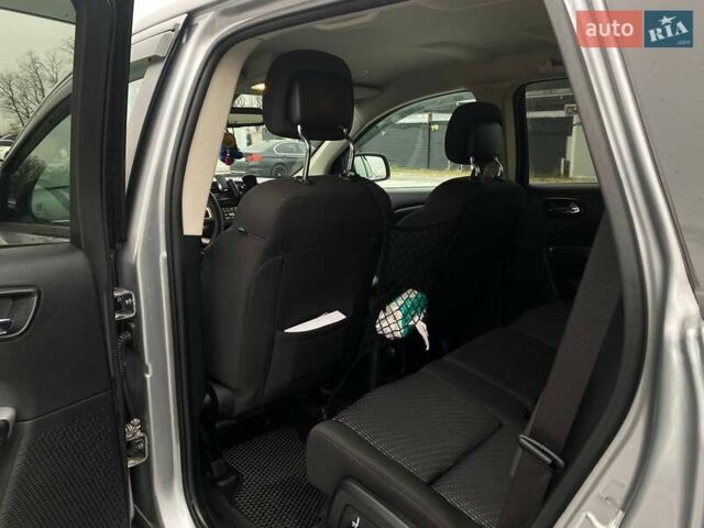 Серый Додж Джорни, объемом двигателя 2.36 л и пробегом 97 тыс. км за 11490 $, фото 28 на Automoto.ua