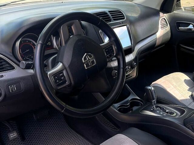 Серый Додж Джорни, объемом двигателя 3.6 л и пробегом 142 тыс. км за 13200 $, фото 8 на Automoto.ua