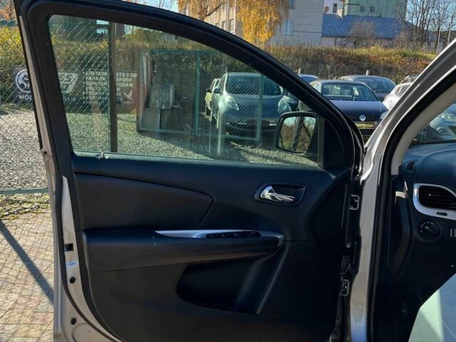 Серый Додж Джорни, объемом двигателя 2.4 л и пробегом 123 тыс. км за 13150 $, фото 19 на Automoto.ua