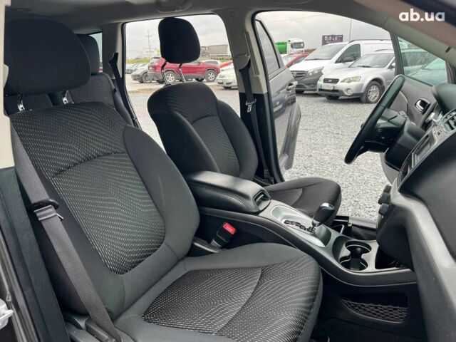 Серый Додж Джорни, объемом двигателя 2.4 л и пробегом 58 тыс. км за 13490 $, фото 40 на Automoto.ua