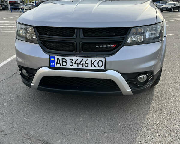 Серый Додж Джорни, объемом двигателя 3.6 л и пробегом 180 тыс. км за 14300 $, фото 5 на Automoto.ua