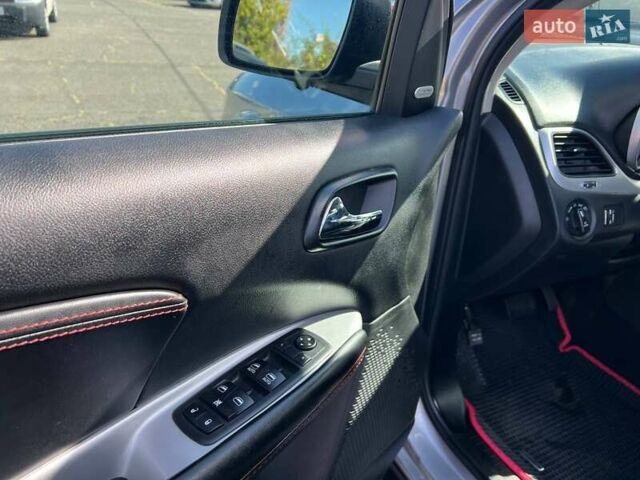 Серый Додж Джорни, объемом двигателя 3.6 л и пробегом 81 тыс. км за 14799 $, фото 8 на Automoto.ua