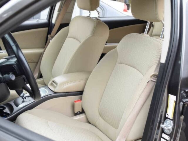 Сірий Додж Джорні, об'ємом двигуна 2.4 л та пробігом 33 тис. км за 11500 $, фото 5 на Automoto.ua