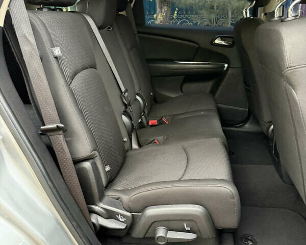 Серый Додж Джорни, объемом двигателя 2.4 л и пробегом 177 тыс. км за 12999 $, фото 12 на Automoto.ua