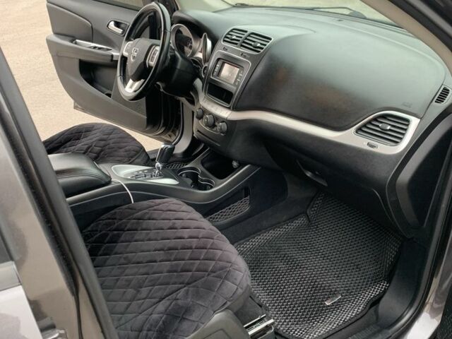 Серый Додж Джорни, объемом двигателя 2.4 л и пробегом 105 тыс. км за 13500 $, фото 8 на Automoto.ua