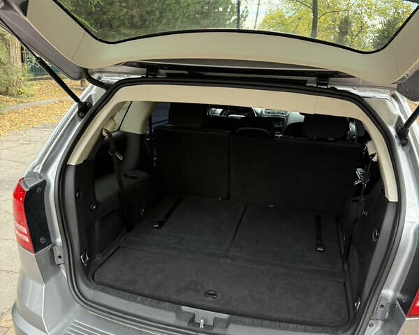 Серый Додж Джорни, объемом двигателя 2.4 л и пробегом 177 тыс. км за 12999 $, фото 11 на Automoto.ua