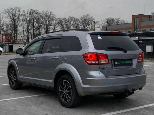 Серый Додж Джорни, объемом двигателя 2.4 л и пробегом 97 тыс. км за 11490 $, фото 7 на Automoto.ua