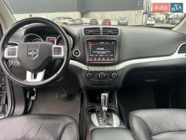 Серый Додж Джорни, объемом двигателя 3.6 л и пробегом 178 тыс. км за 12500 $, фото 4 на Automoto.ua