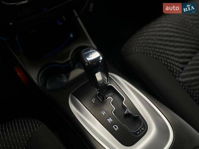 Серый Додж Джорни, объемом двигателя 2.36 л и пробегом 97 тыс. км за 11490 $, фото 33 на Automoto.ua