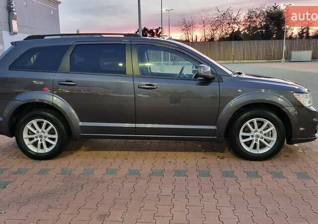 Серый Додж Джорни, объемом двигателя 2.4 л и пробегом 176 тыс. км за 11800 $, фото 5 на Automoto.ua