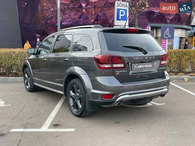 Серый Додж Джорни, объемом двигателя 3.61 л и пробегом 98 тыс. км за 17990 $, фото 4 на Automoto.ua