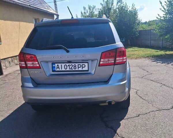 Серый Додж Джорни, объемом двигателя 2.36 л и пробегом 60 тыс. км за 12500 $, фото 5 на Automoto.ua